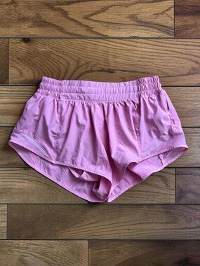 Amazon Essentials Women’s Pink 2.5” Athletic Running Shorts Size M